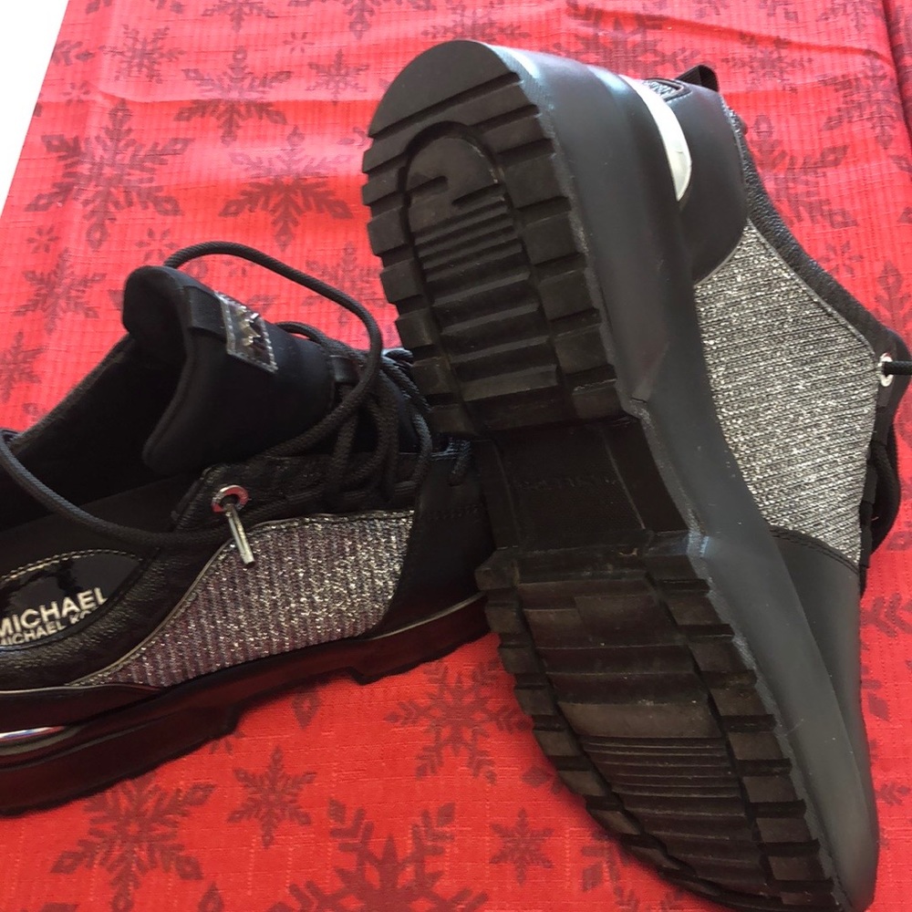 Michael Kors sneaker size 9